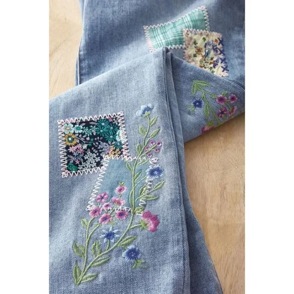 NWOT COLDWATER CREEK Womens' Petals & Patches Embroidered Pull On Jeans Sz 16P - Picture 3 of 8